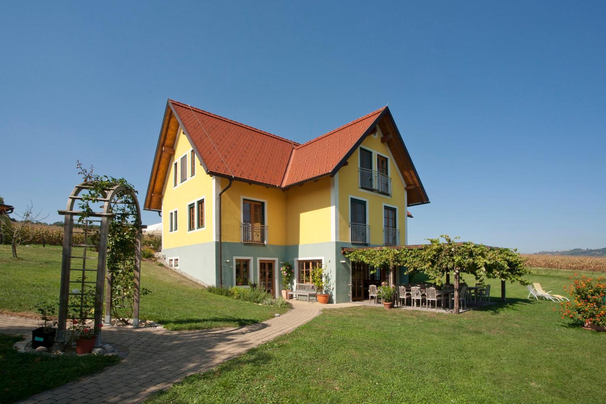 Weingut Winzerhof Gaestezimmer Grebenz Großklein Buitenkant foto